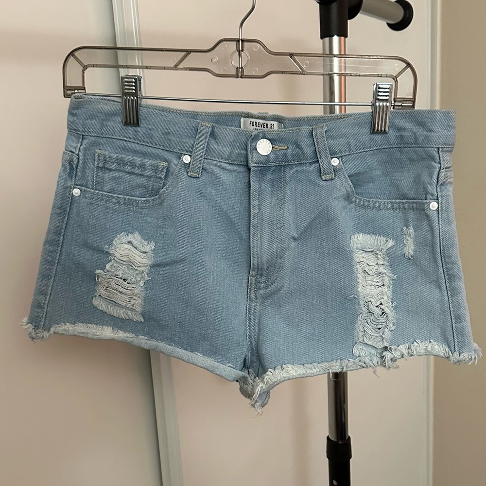 Forever 21 Distressed short Jean